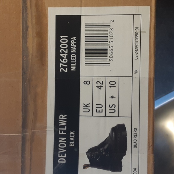 Dr. Martens - Picture 5 of 7